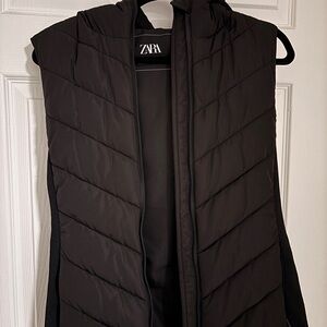 Zara Women's Dark Puffer Vest